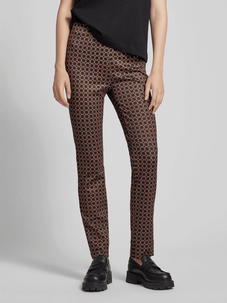 Raffaello Rossi Mid Rise Penny Pull-On Pant in Brown and Black Chain Print chic jogging style pants officewear comfortable and elegant travel pant Raffaello Rossi Candy Pant online stockist Australia relaxed comfortable black drawstring pants online Australia Signature of Double Bay Raffaello Rossi Pants online