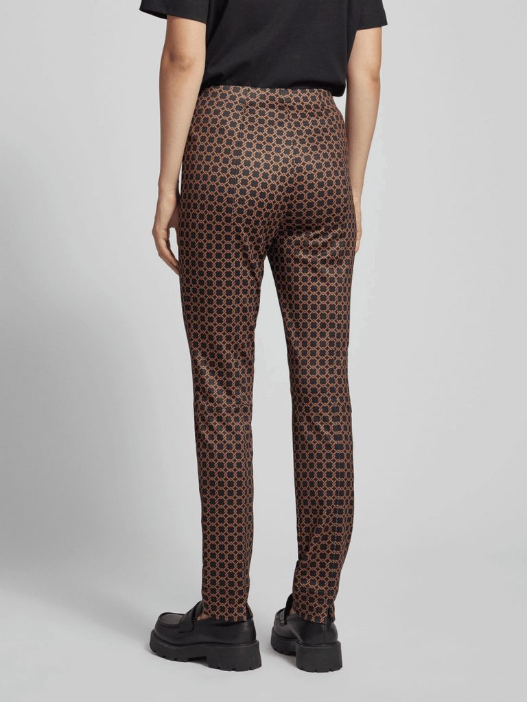 Raffaello Rossi Mid Rise Penny Pull-On Pant in Brown and Black Chain Print chic jogging style pants officewear comfortable and elegant travel pant Raffaello Rossi Candy Pant online stockist Australia relaxed comfortable black drawstring pants online Australia Signature of Double Bay Raffaello Rossi Pants online