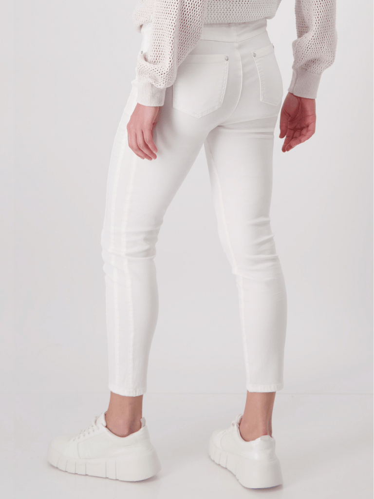 Monari Elastic Pull On Jegging-Style Pant in Off White 408411 Discover the Elegant Monari Collection at Signature of Double Bay, Shop Stylish Knitwear, Dresses, and Tops Online from Sydney's Premier Mature Fashion Boutique