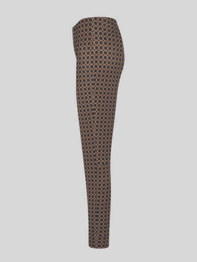 Raffaello Rossi Mid Rise Penny Pull-On Pant in Brown and Black Chain Print chic jogging style pants officewear comfortable and elegant travel pant Raffaello Rossi Candy Pant online stockist Australia relaxed comfortable black drawstring pants online Australia Signature of Double Bay Raffaello Rossi Pants online